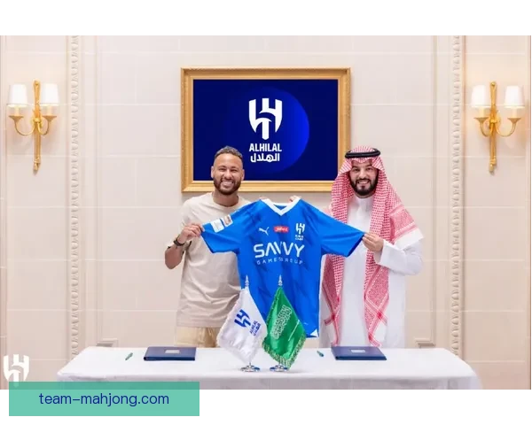 利雅得新月保持不败战绩勇夺沙特联赛冠军荣耀时刻